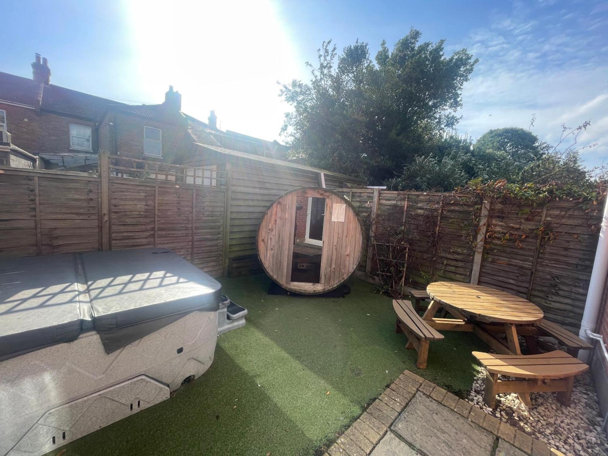 Holiday Home Hot Tub&Sauna Bournemouth Exterior foto