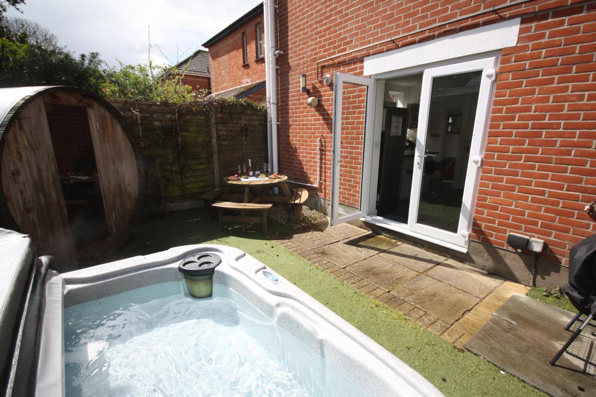 Holiday Home Hot Tub&Sauna Bournemouth Exterior foto